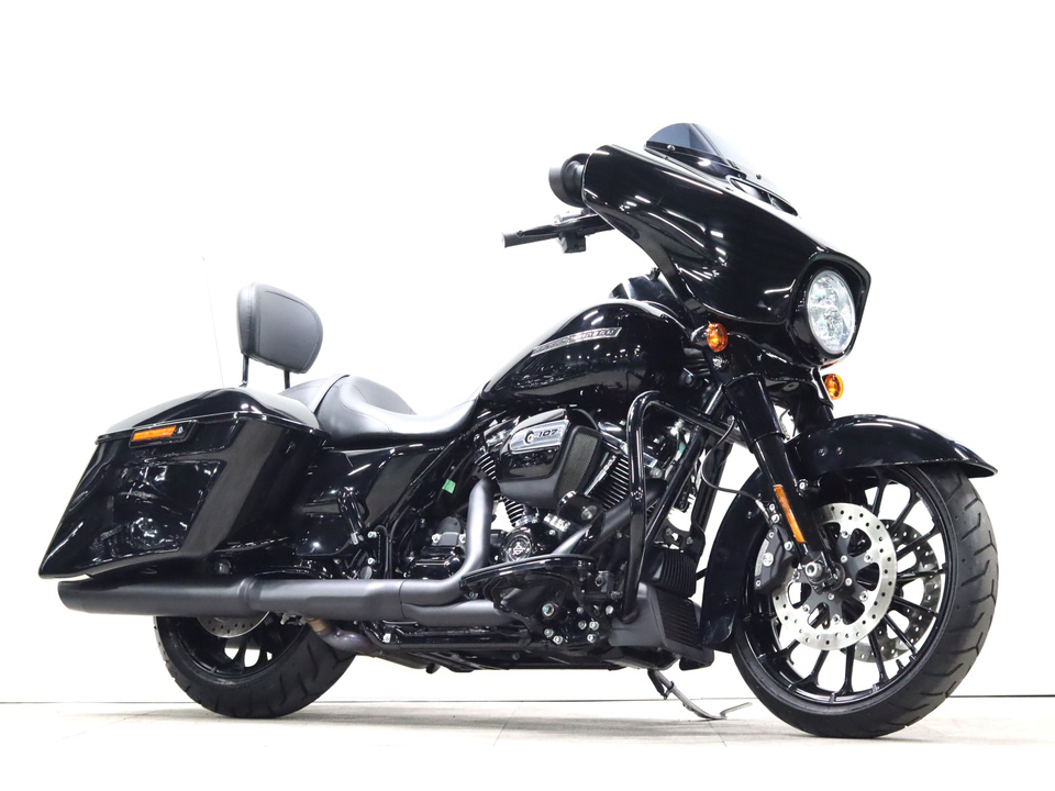 HARLEY-DAVIDSON FLHX Street Glide Special