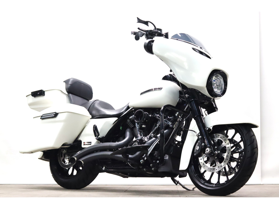 HARLEY-DAVIDSON FLHX Street Glide Special