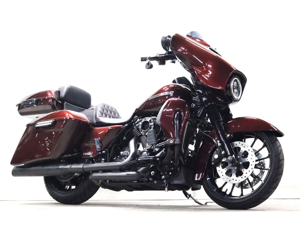 HARLEY-DAVIDSON FLHX Street Glide Special