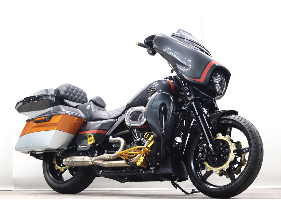 HARLEY-DAVIDSON FLHXSE CVO