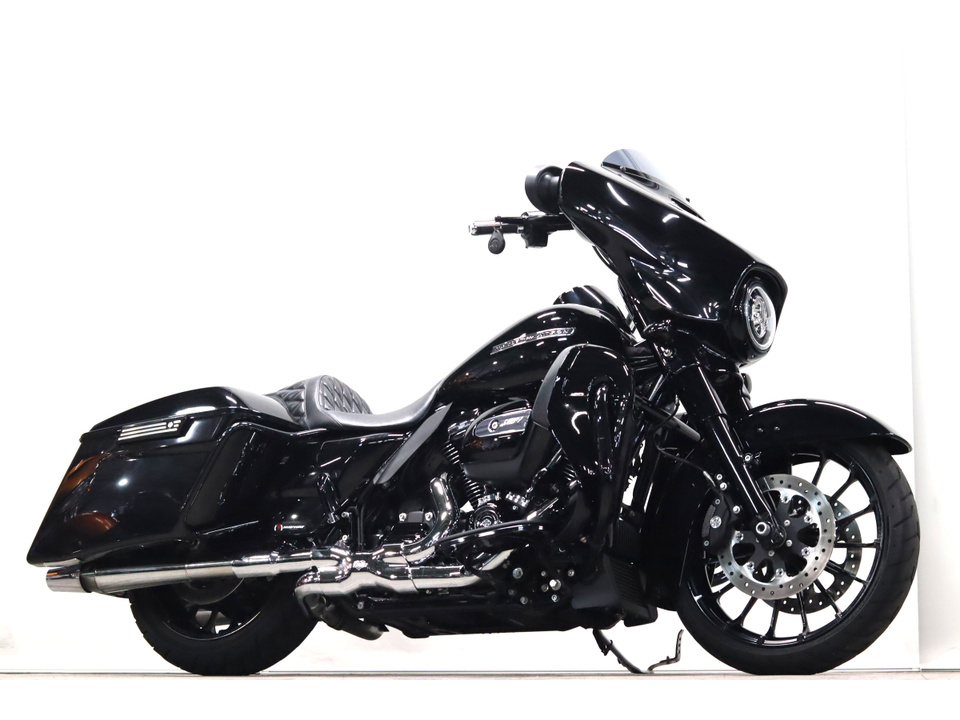 HARLEY-DAVIDSON FLHX Street Glide Special