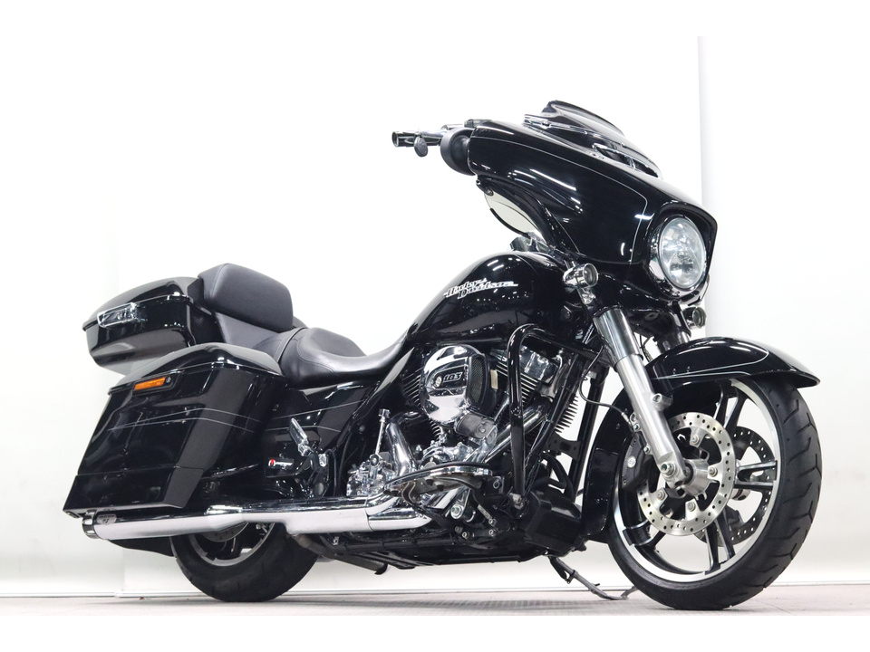 HARLEY-DAVIDSON FLHX Street Glide Special