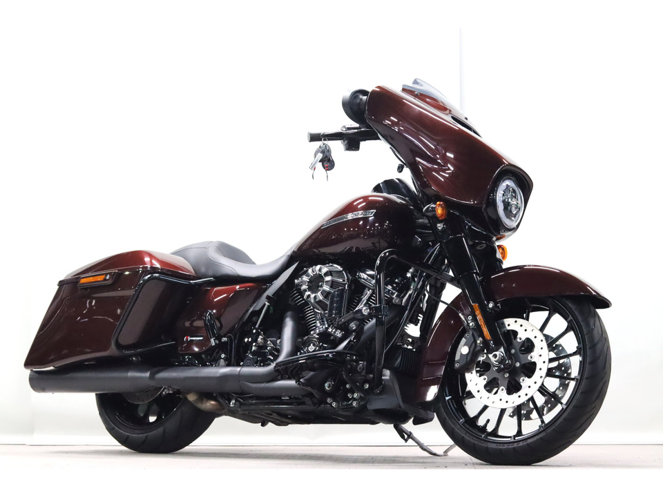 HARLEY-DAVIDSON FLHX Street Glide Special
