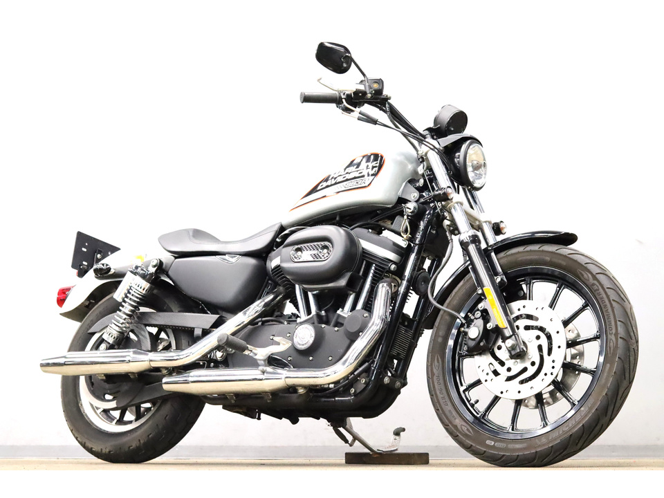 HARLEY-DAVIDSON XL883 R