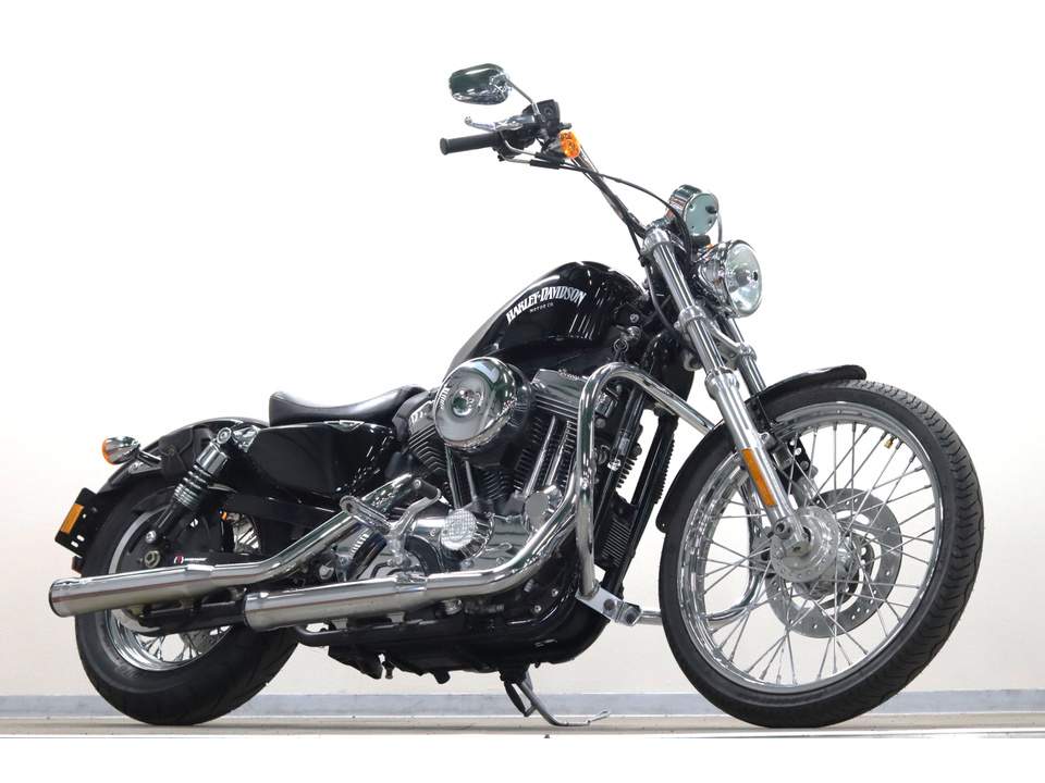 HARLEY-DAVIDSON XL1200 V Seventy-Two