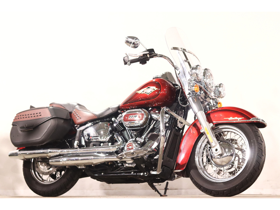 HARLEY-DAVIDSON FLHCS