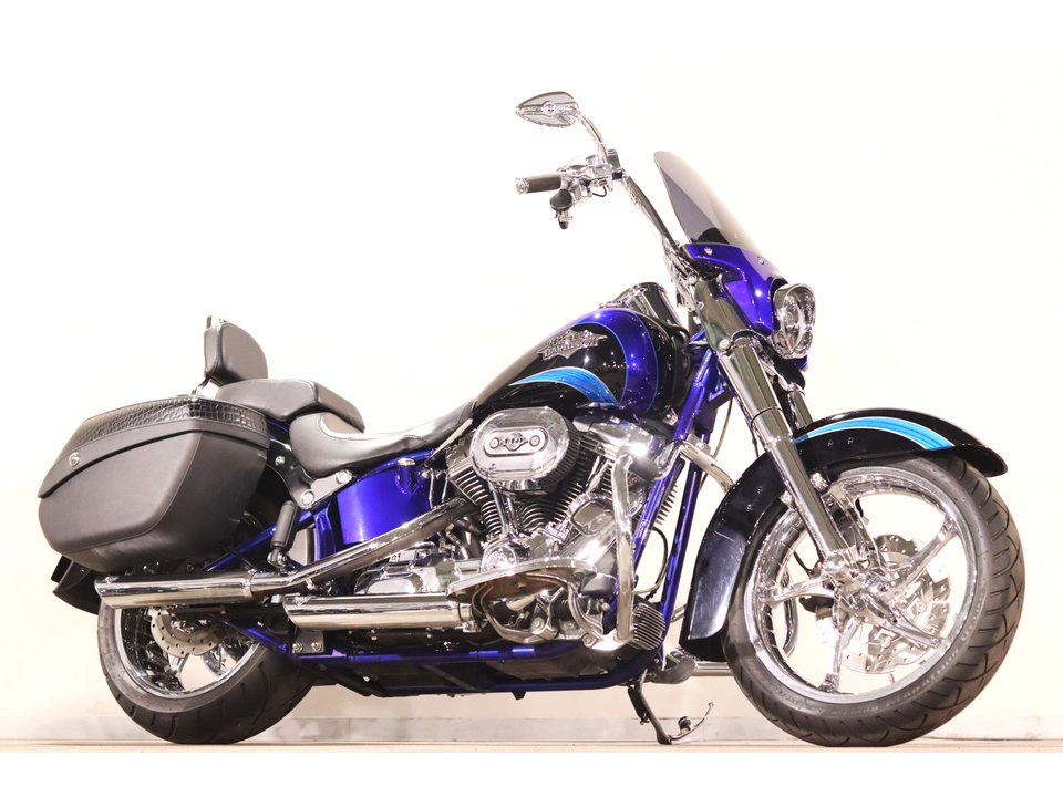 HARLEY-DAVIDSON FLSTSE2 CVO