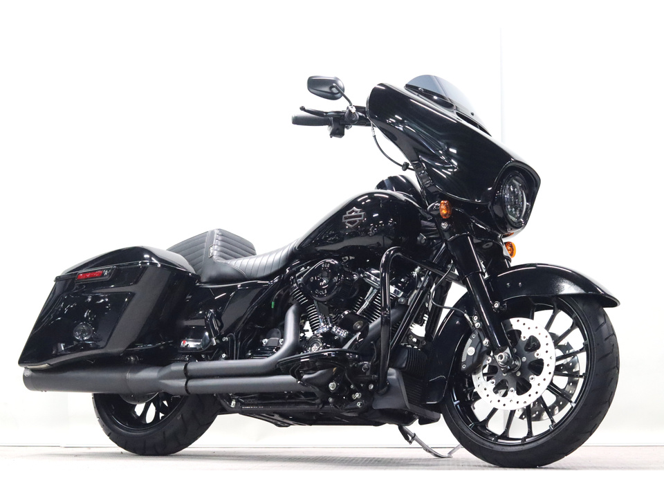HARLEY-DAVIDSON FLHX Street Glide Special