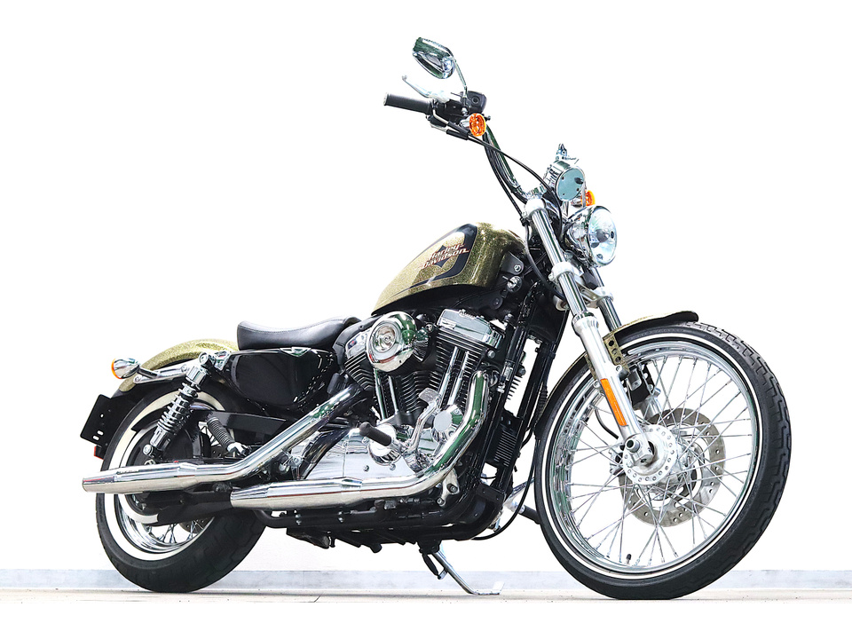 HARLEY-DAVIDSON XL1200 V Seventy-Two