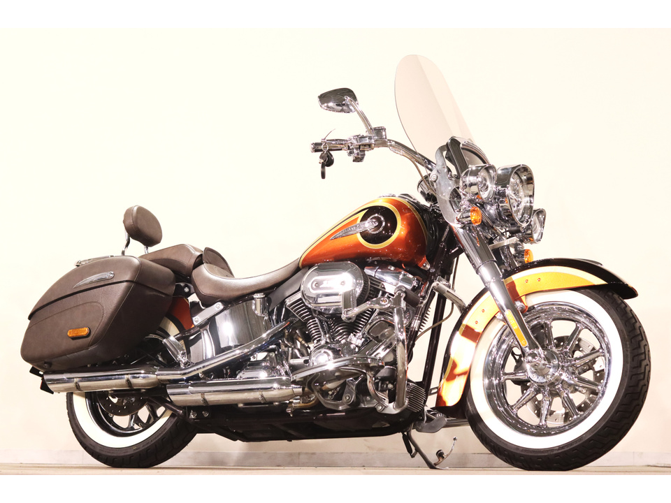 HARLEY-DAVIDSON FLSTN CVO
