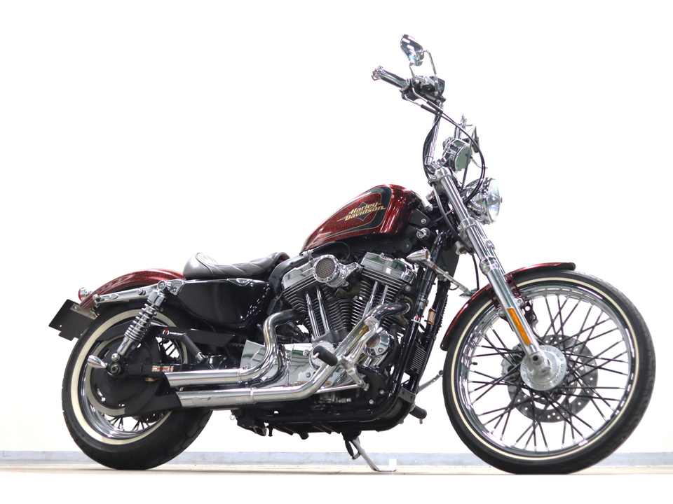 HARLEY-DAVIDSON XL1200 V Seventy-Two