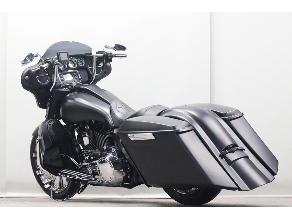 HARLEY-DAVIDSON FLHX103 Street Glide