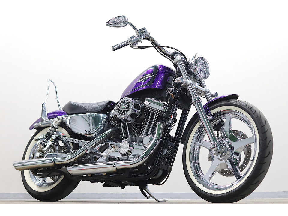 HARLEY-DAVIDSON XL1200 V Seventy-Two