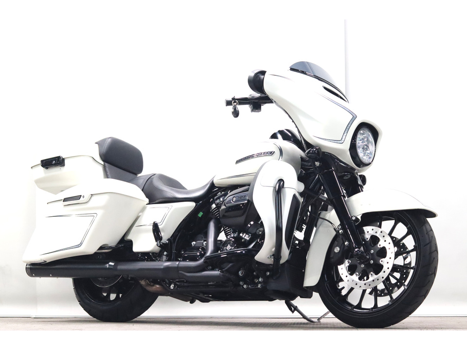 HARLEY-DAVIDSON FLHX Street Glide Special