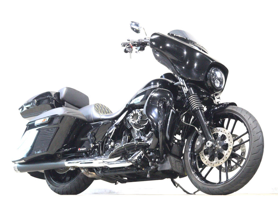 HARLEY-DAVIDSON FLHX Street Glide Special