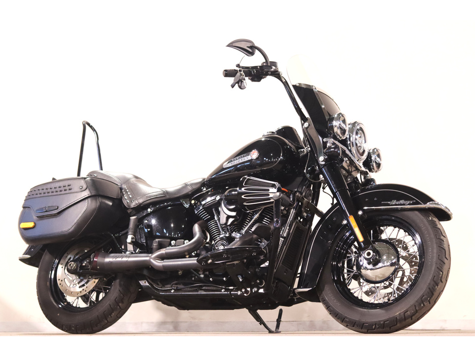 HARLEY-DAVIDSON FLHCS