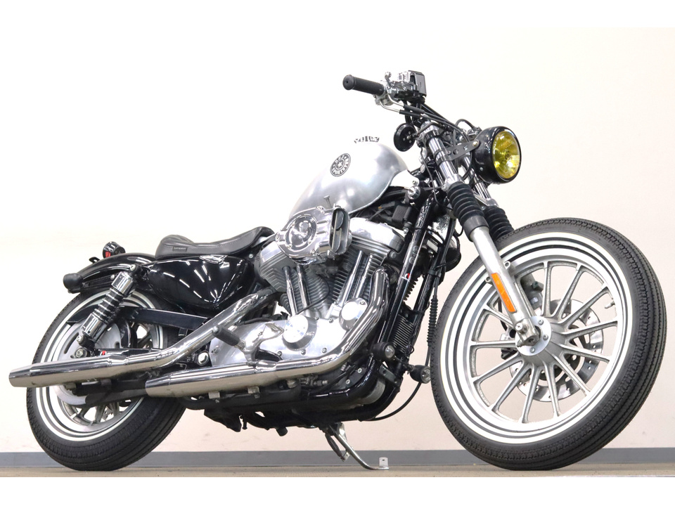 HARLEY-DAVIDSON XL883