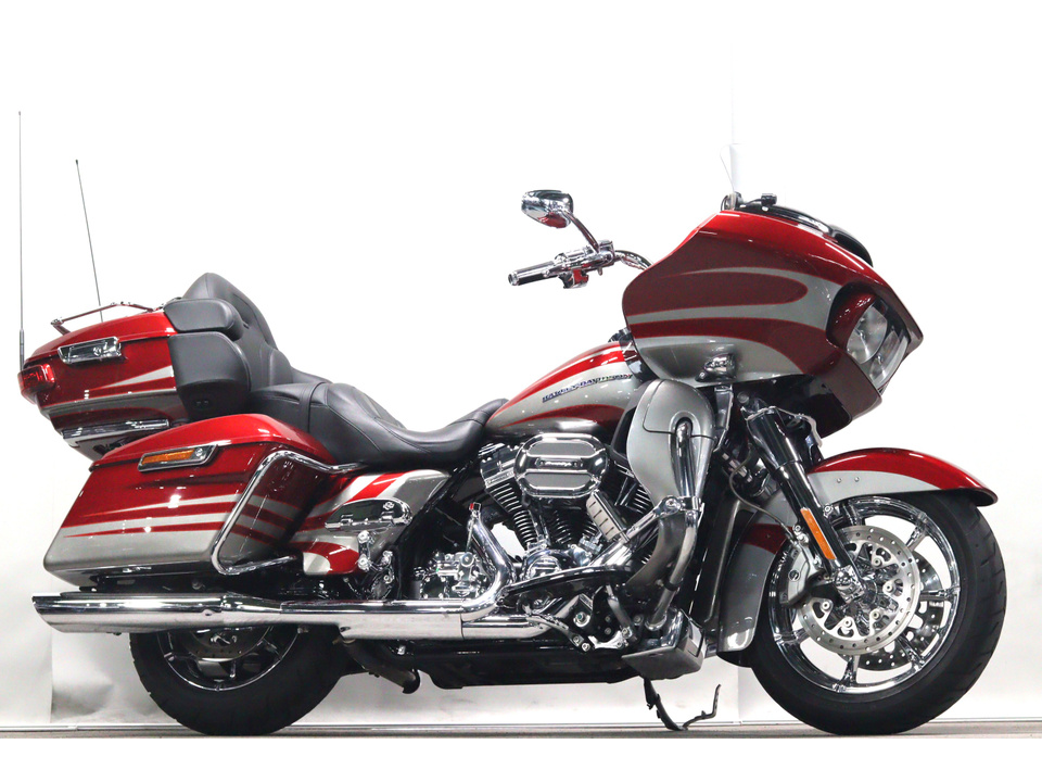 HARLEY-DAVIDSON FLTRUSE CVO