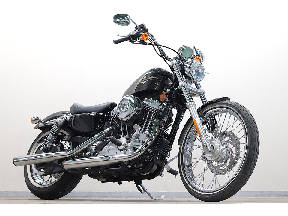 HARLEY-DAVIDSON XL1200 V Seventy-Two