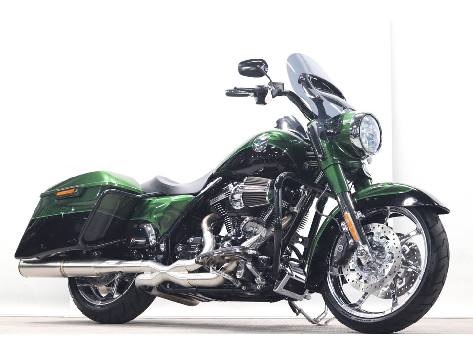 HARLEY-DAVIDSON FLHRSE6 CVO