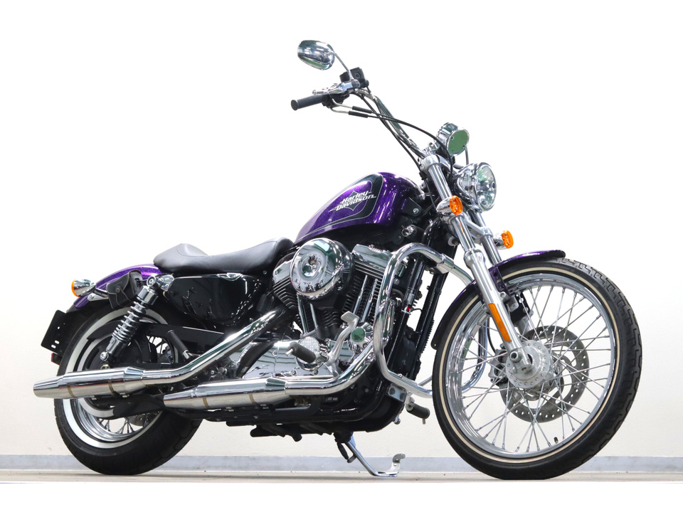 HARLEY-DAVIDSON XL1200 V Seventy-Two