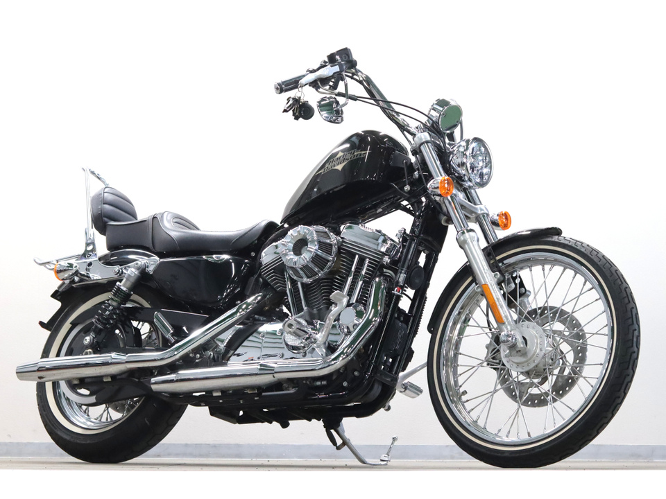 HARLEY-DAVIDSON XL1200 V Seventy-Two