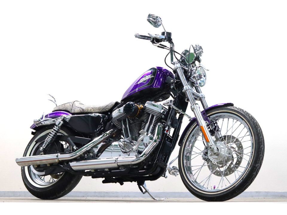 HARLEY-DAVIDSON XL1200 V Seventy-Two