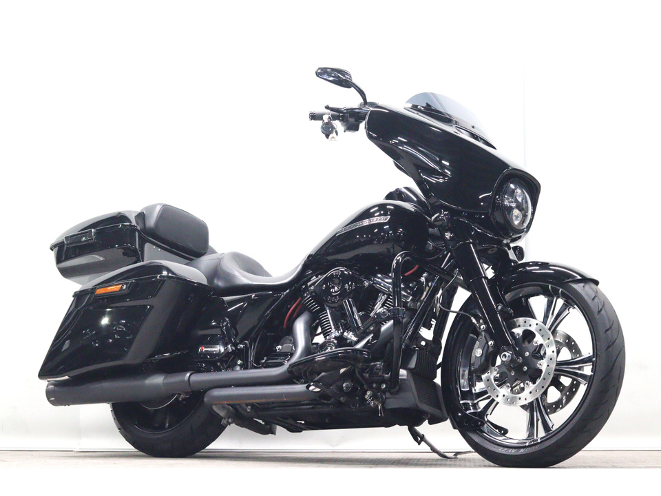 HARLEY-DAVIDSON FLHX Street Glide Special