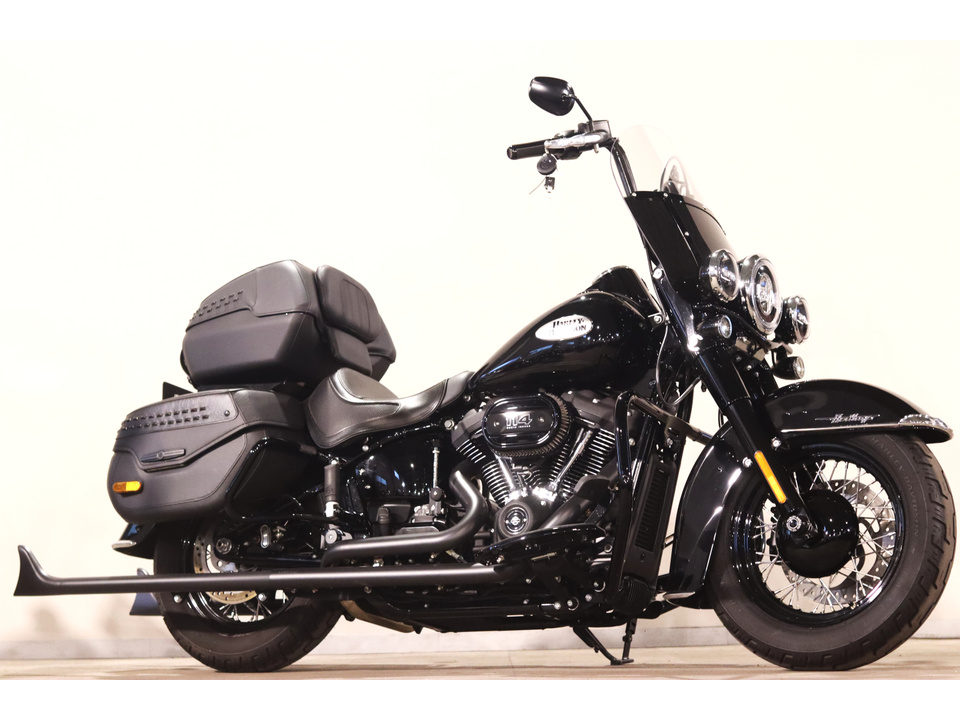 HARLEY-DAVIDSON FLHCS