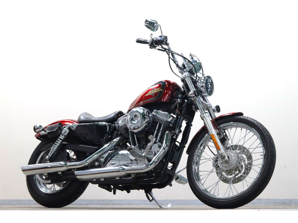 HARLEY-DAVIDSON XL1200 V Seventy-Two