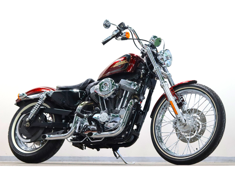 HARLEY-DAVIDSON XL1200 V Seventy-Two