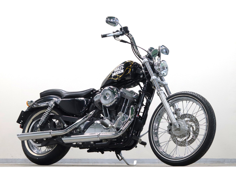 HARLEY-DAVIDSON XL1200 V Seventy-Two
