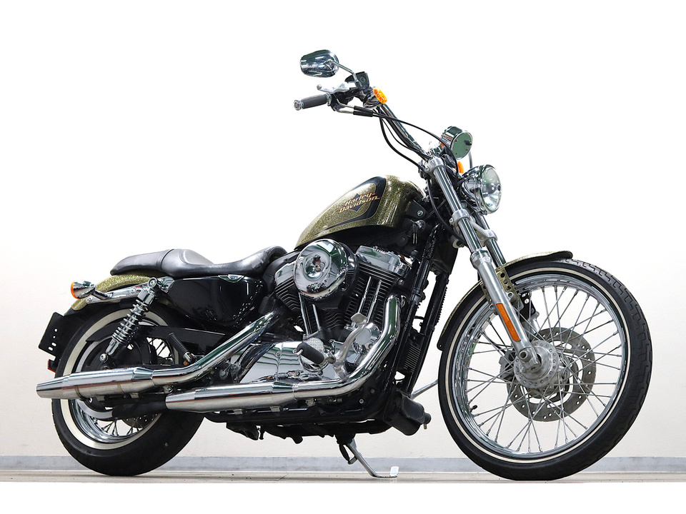 HARLEY-DAVIDSON XL1200 V Seventy-Two