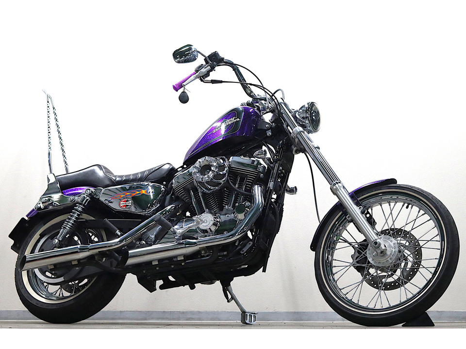 HARLEY-DAVIDSON XL1200 V Seventy-Two