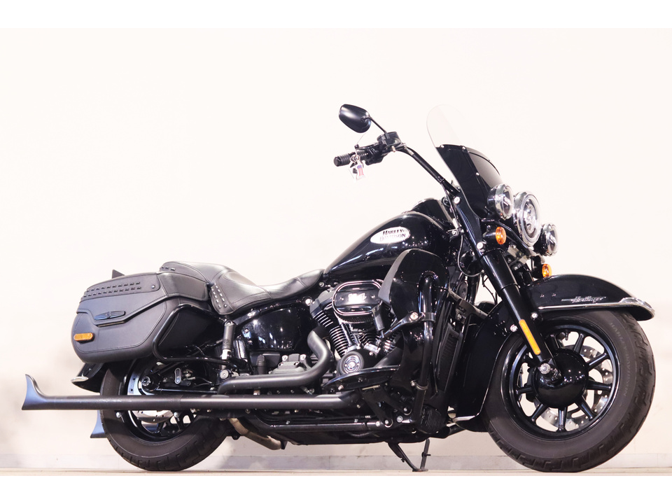 HARLEY-DAVIDSON FLHCS