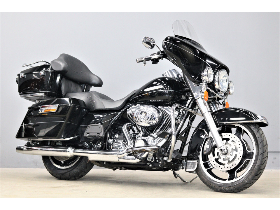 HARLEY-DAVIDSON FLHX Street Glide