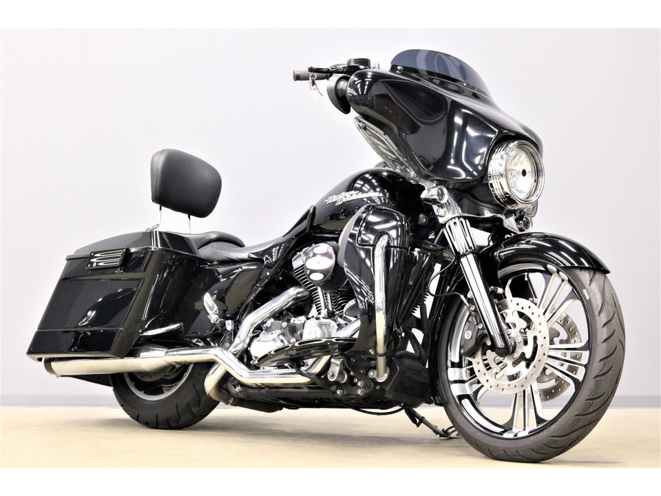 HARLEY-DAVIDSON FLHX Street Glide