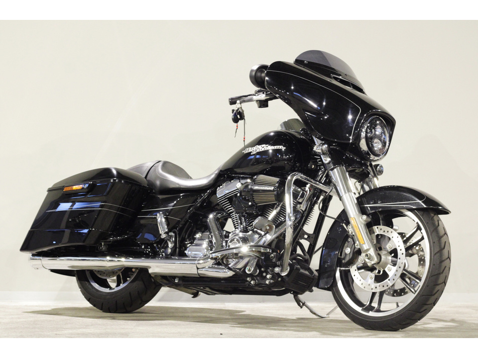 HARLEY-DAVIDSON FLHX Street Glide Special