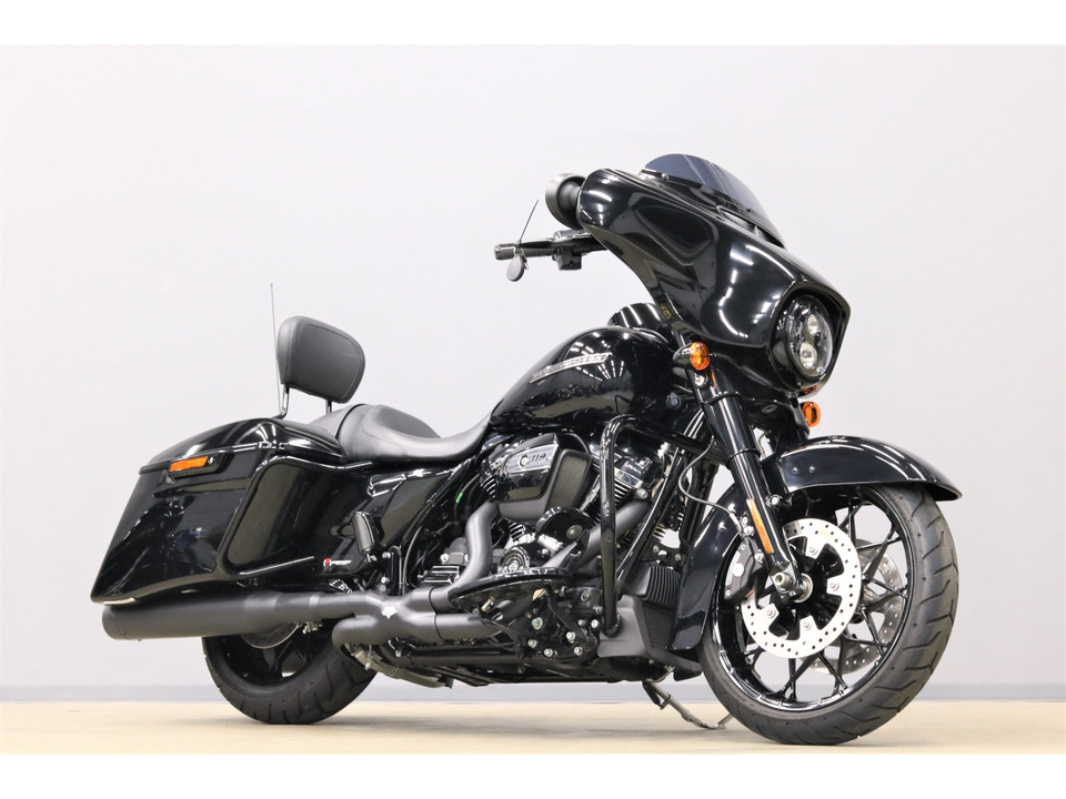HARLEY-DAVIDSON FLHX Street Glide Special