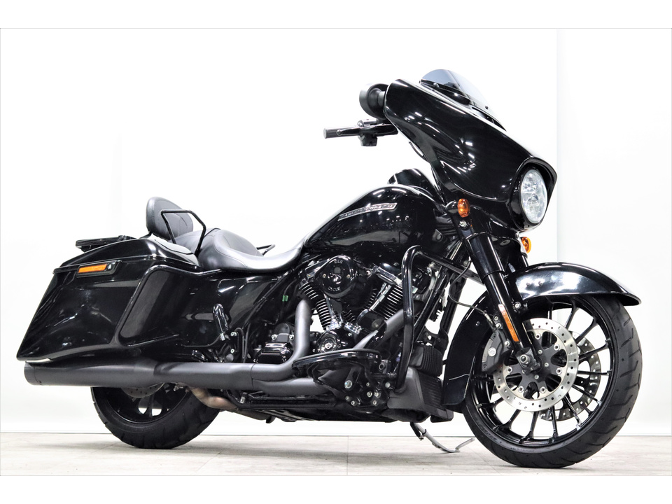 HARLEY-DAVIDSON FLHX Street Glide Special