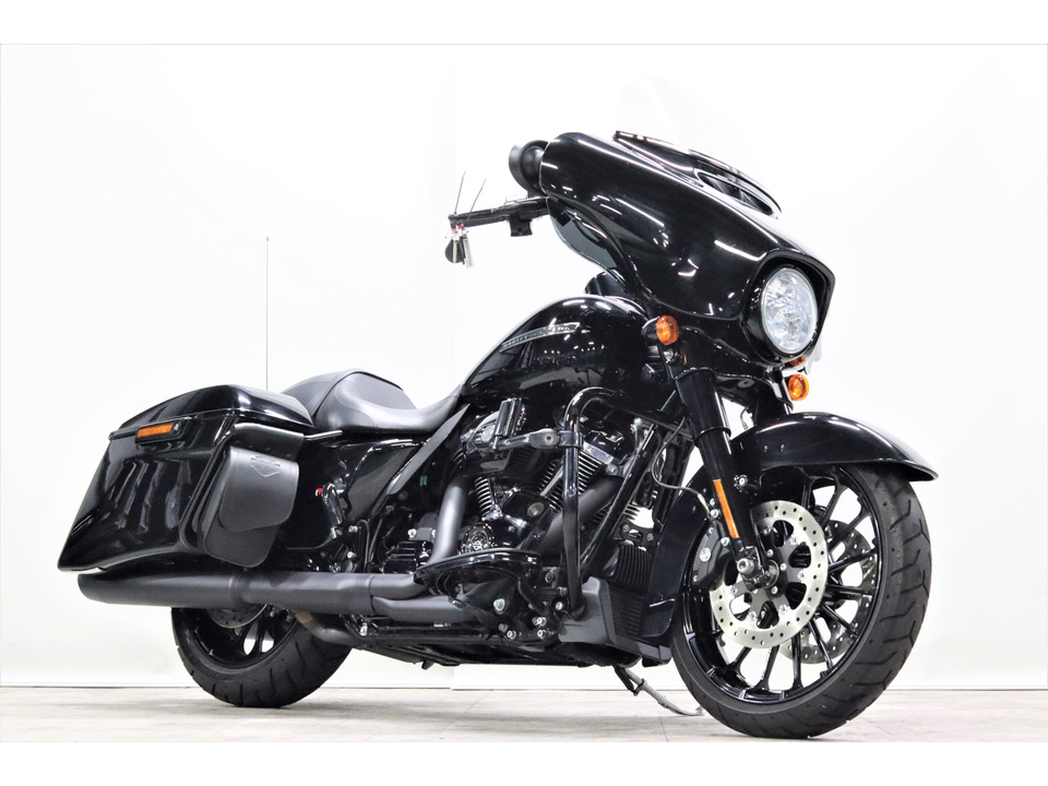 HARLEY-DAVIDSON FLHX Street Glide Special