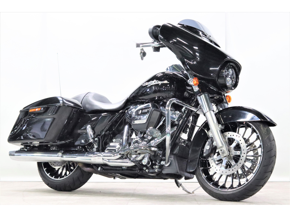 HARLEY-DAVIDSON FLHX Street Glide Special
